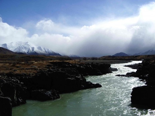 NZ Fly Fishing Expeditions - a wee hole in the storm but you know whats coming in another 5 mins