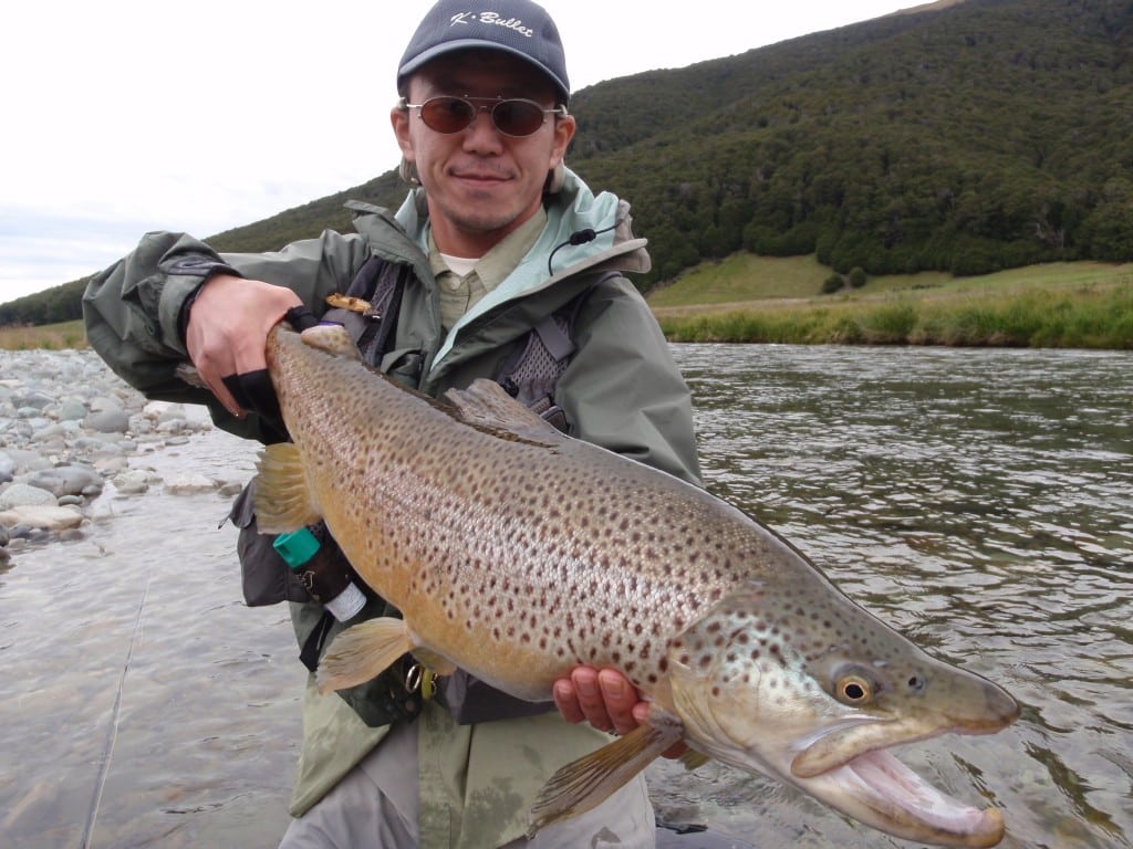 Fly fishing for trophy trout near Queenstown New Zealand Fly Fishing